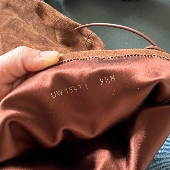 Stuart Weitzman Over the Knee Tan Suede Boots, size 9.5 - Picture 6 of 7